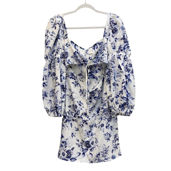 PrettyLittleThing Dresses & Skirts - NWT PrettyLittleThing Blue & White Floral Cut-Out Mini Dress, Size 8 🦋